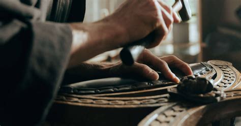 how to pronounce upholsterer