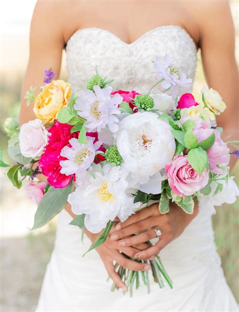 Rent Your Wedding Flowers....Seriously |Green Wedding Shoes