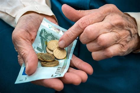 Как оформить пенсию по возрасту в 2021 году | Pro-personal.ru | Дзен