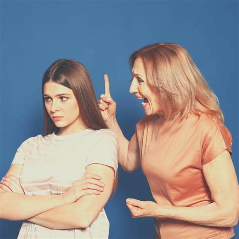 Is My Mom Toxic? 15 Signs of a Toxic Mother - Happier Human