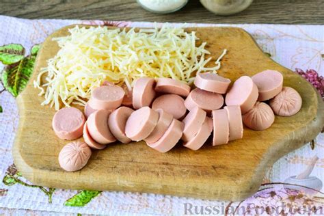 Рецепт: Спагетти с сосисками и сыром в томатном соусе (в духовке) на ...