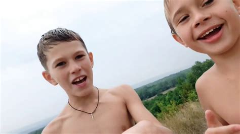 Vlog:Купаемся на источниках + красивый пийзаш - YouTube