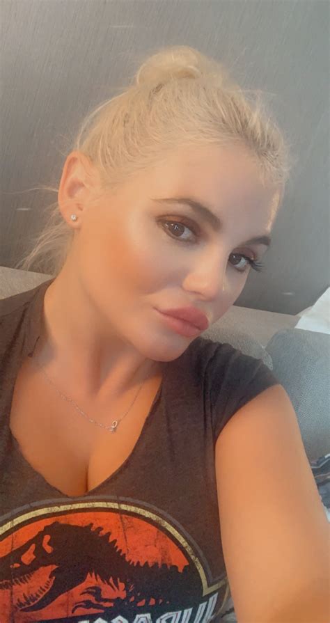 Katy Jayne on Twitter: "Chillin’ 🦖 https://t.co/nWI3IoJ4SC" / Twitter