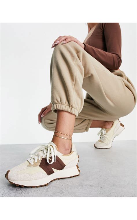 New Balance 327 Sneakers in Natural | Lyst