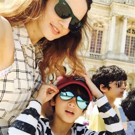 Sussanne Khan Holiday With her Kids At Paris Photos - FilmiBeat