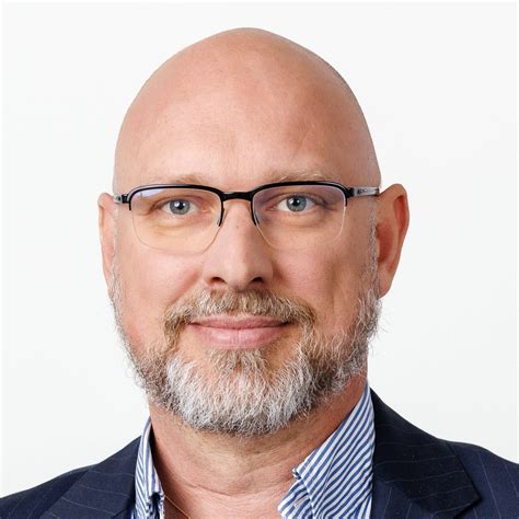 Behind the results: What high-performing teams do differently | Hult