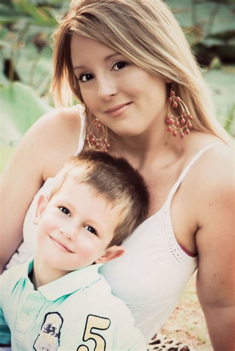 mom & son I need to do mommy & son photos | Mommy and son, Son photo