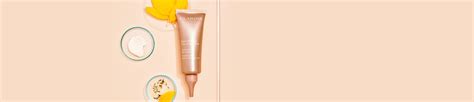 Специальные средства Clarins — купить в интернет-магазине «Золотое яблоко»
