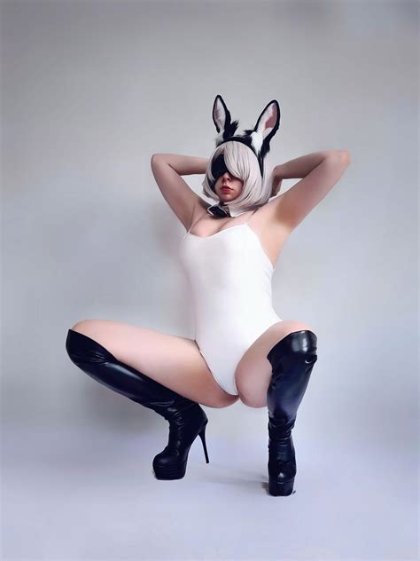 Ash on Twitter: "I liked this pose so much that I made my bunny 2B