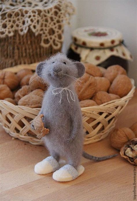 Мышонок Василий | Felt toys, Felt animals, Felt mouse