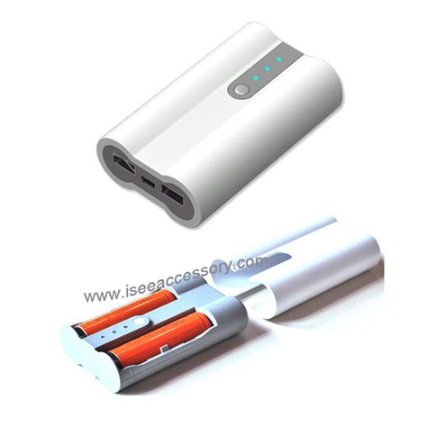 Power bank with replaceable battery