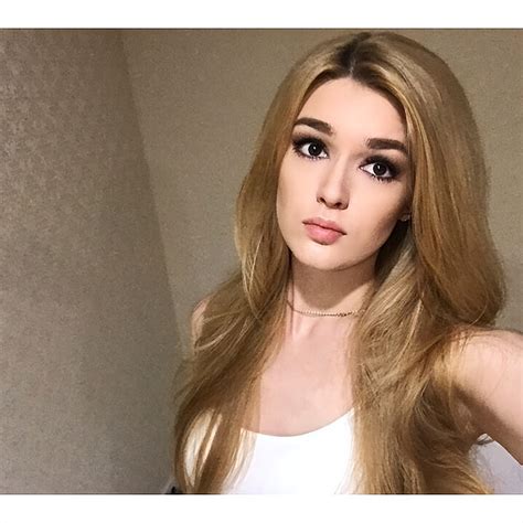 Russian Model | Alisa Manyonok | Alisa Manyonok - iNEWS
