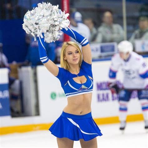 Russian Ice Hockey Cheerleaders (34 pics)