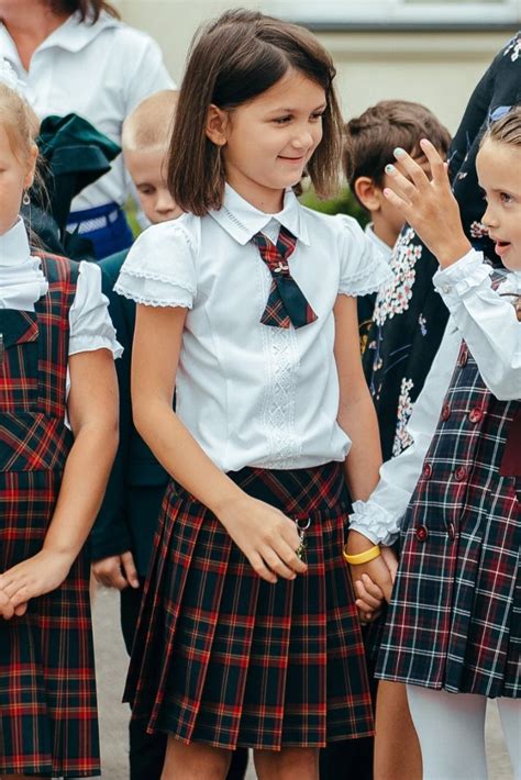 Girl with school tie | Наряды для девочек, Модели, Основная одежда