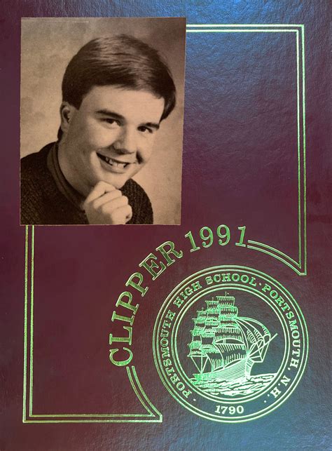 difference  yearbook  senior portraits   chip