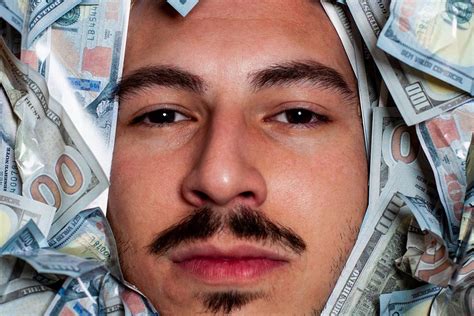 Хлопці з цими іменами відкладають і збирають гроші, щоб потім сидіти і ...