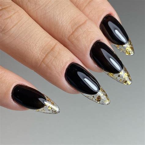 Glamour Dark: Unhas em Gel Pretas