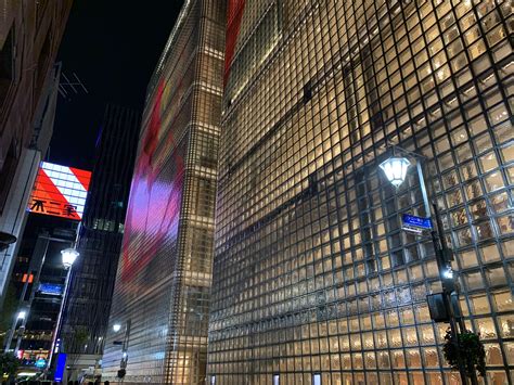 This building made of glass blocks in Tokyo : r/mildlyinteresting