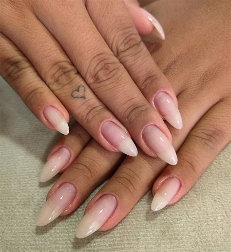 Formato De Unhas Amendoadas - Unhas Em Formato De Amendoa Zendaya