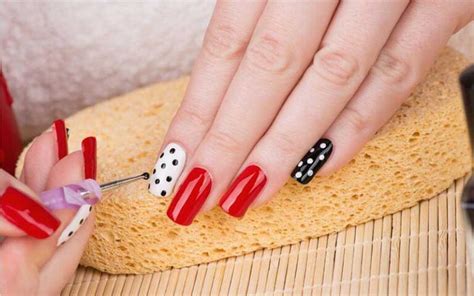 ۱۰۰ مدل طراحی ژلیش ناخن دخترانه جدید و لاکچری - دوره های دترلند