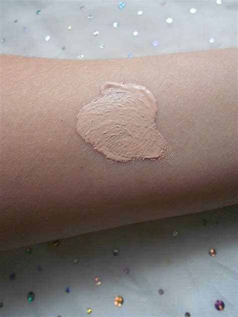 Maybelline Affinitone 24h Fondöten - Makyaj MAG