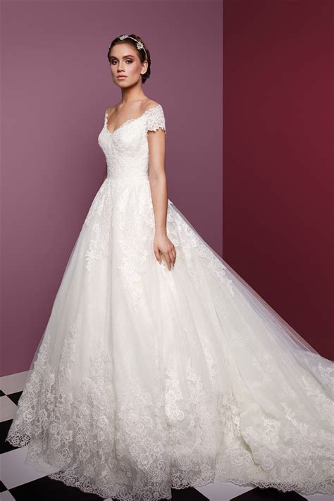 Esposa launches its new Plume by Esposa Collection - Esposa
