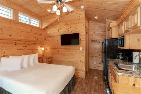 9 Best Cabins With Hot Tub In New Braunfels, Texas | Trip101