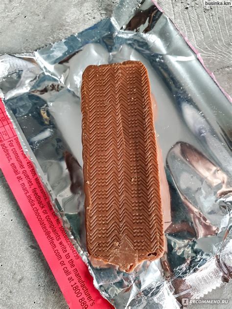 Шоколадный батончик Mars SNICKERS Berry Whip / Клубника со сливками и ...