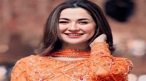 hania amir net worth
