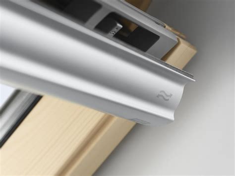 VELUX CK04 Pine Centre Pivot Roof Window Loft Skylight 55cm x 98cm ...