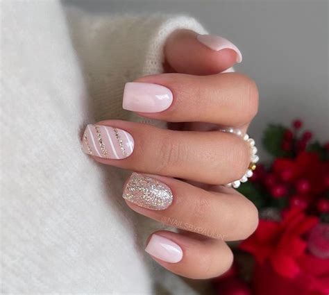 Pin by Rosie🌸 on unhas | Nail colors, Nail art, Christmas nails