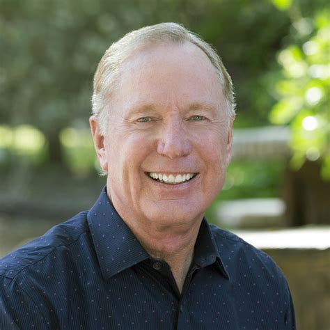 Max Lucado Livro - Max Lucado's Because of Bethlehem