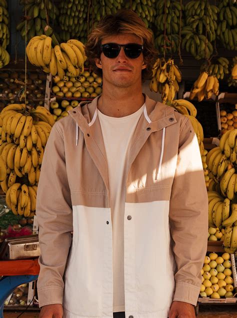 Quiksilver Online Shop : Surf, Snow, Skate