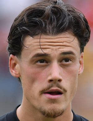 Mile Svilar - Player profile 24/25 | Transfermarkt