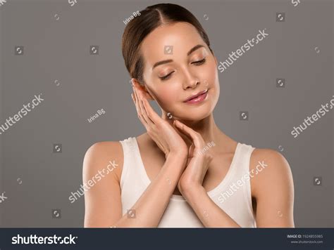 8,475,058 Beautiful face woman Images, Stock Photos & Vectors ...