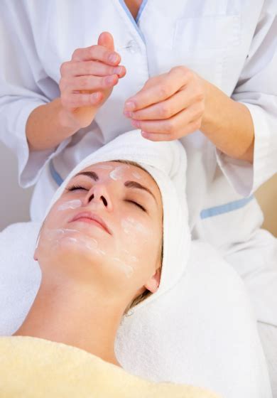 Indo Canada Salon & Spa: Brampton's Ultimate Beauty Retreat