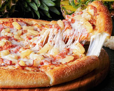 What Makes Whole Milk Mozzarella Cheese-Topped Pizza So Flavorful in