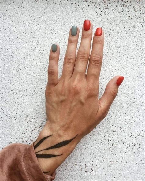 Pin by Justyna Górska on Ładne paznokcie | Hair skin nails, Nail colors ...