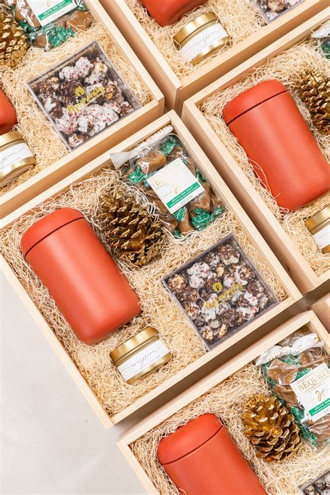 top corporate holiday gift designs   mg