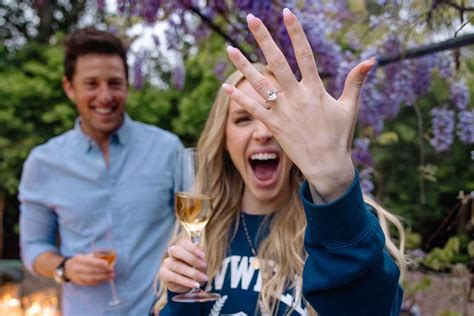 alex cooper  engaged call  daddy host reveals  fiance matt