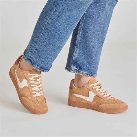 NOTICE SNEAKERS BROWN SUEDE – Dolce Vita