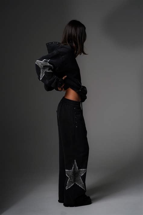 STAR STUDDED SWEATPANTS [BLACK] – VAGUE Studios