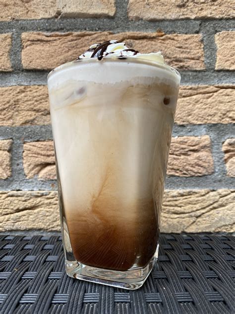 Iced Mocha Latte: An Easy 5-Minute Recipe to Try in 2026