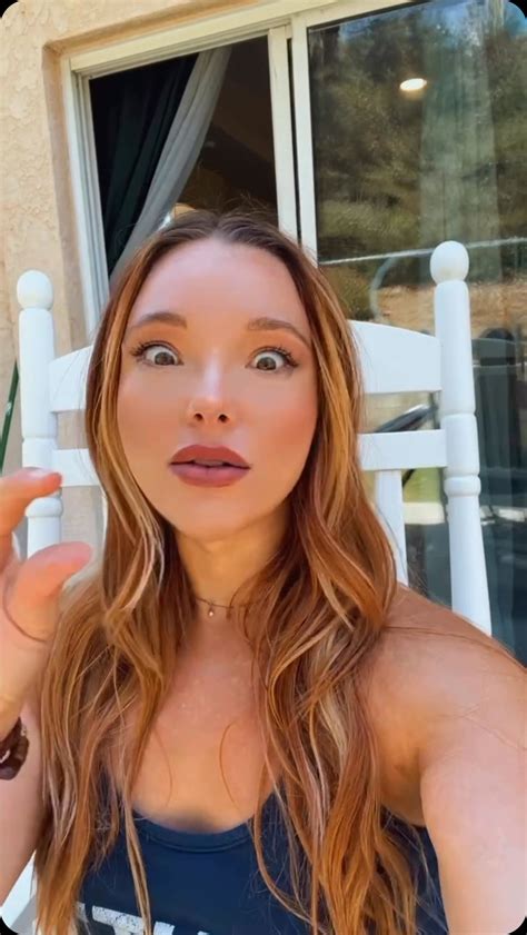 Autumn Nelson | Should I get more hummingbird feeders?! #colorsofautumn