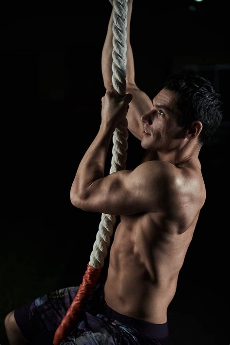 Rhomboid Pull Down improves back development and gri