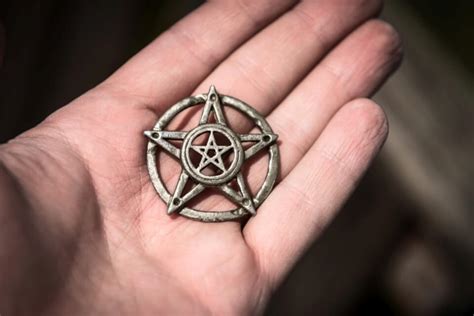 Wicca for beginners: origins, symbols, rituals and beliefs - WeMystic