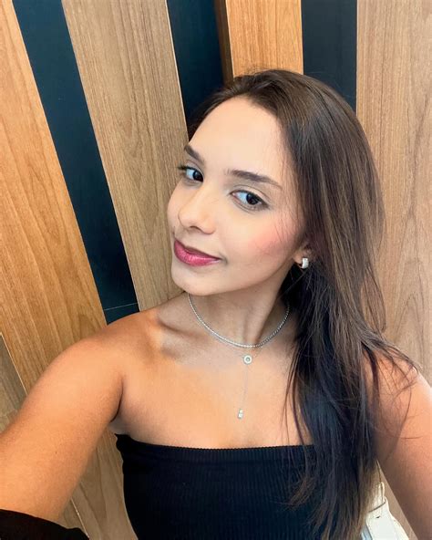 Camila Araujo's Leaked Onlyfans Content Brings Attention to Online Security Threats 4