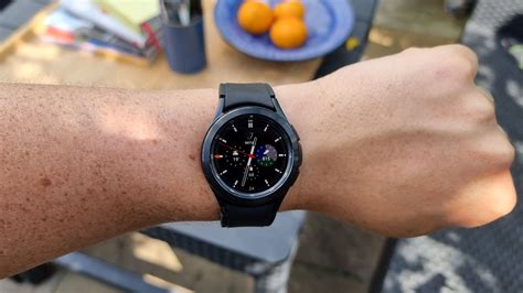 Samsung Galaxy Watch 4 Classic im Test: Wear-OS-Smartwatch zum ...