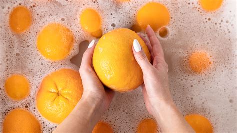 Why You Shouldn't Soak Your Fruit In Water