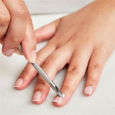 How to Remove Fake Nails in 5 Expert-Approved Steps